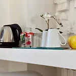 Mariarosa Konukevi Como